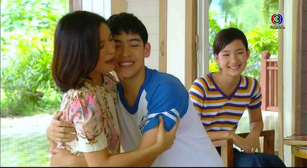 ยังอินอยู่กับตอนเด็กๆฮู้สึกยังบ่อีม น่าจะต่ออีกสักเดือนหนึ่ง แบ่งเป็นสองตอนเลย555 .สุดแค้นแสนรัก.