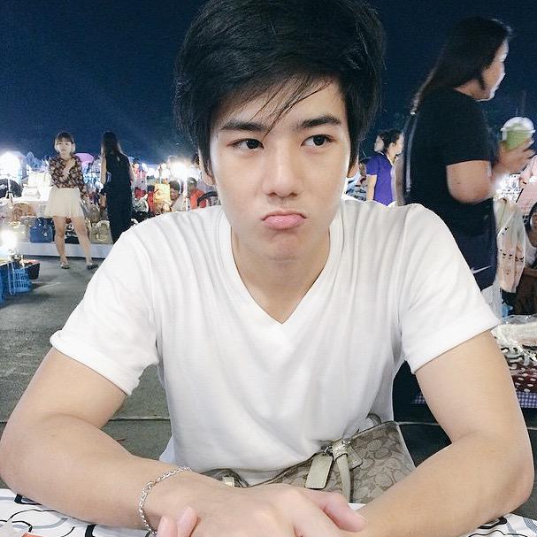แอบส่อง Twitter11
