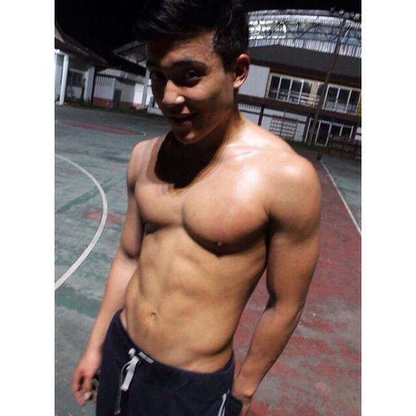 แอบส่อง Twitter12
