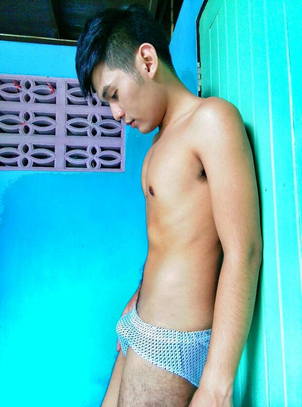แอบส่อง Twitter13