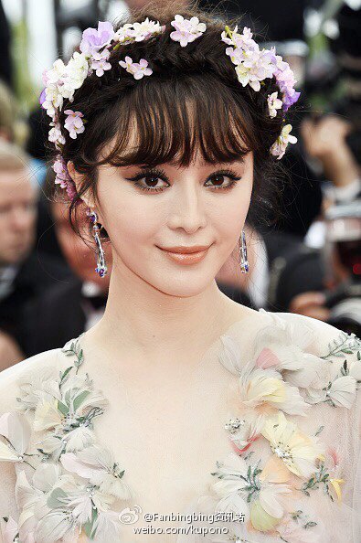 Fan Bing Bing เทพธิดาแห่งดอกไม้ กับลุควันที่ 2 บนพรมแดงเมืองคานส์ Cannes film festival 2015