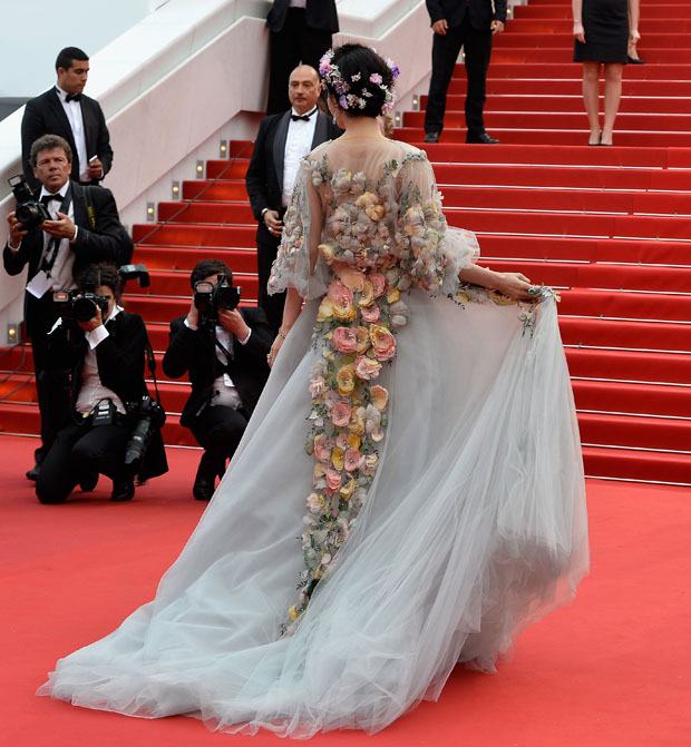 Fan Bing Bing สง่างามดั่งเทพธิดาแห่งดอกไม้ กับลุควันที่ 2 บนพรมแดงเมืองคานส์ Cannes film festival 2015