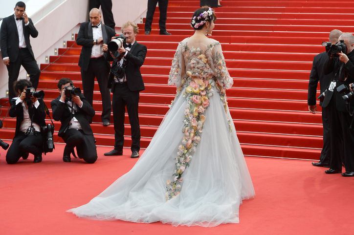 Fan Bing Bing สง่างามดั่งเทพธิดาแห่งดอกไม้ กับลุควันที่ 2 บนพรมแดงเมืองคานส์ Cannes film festival 2015