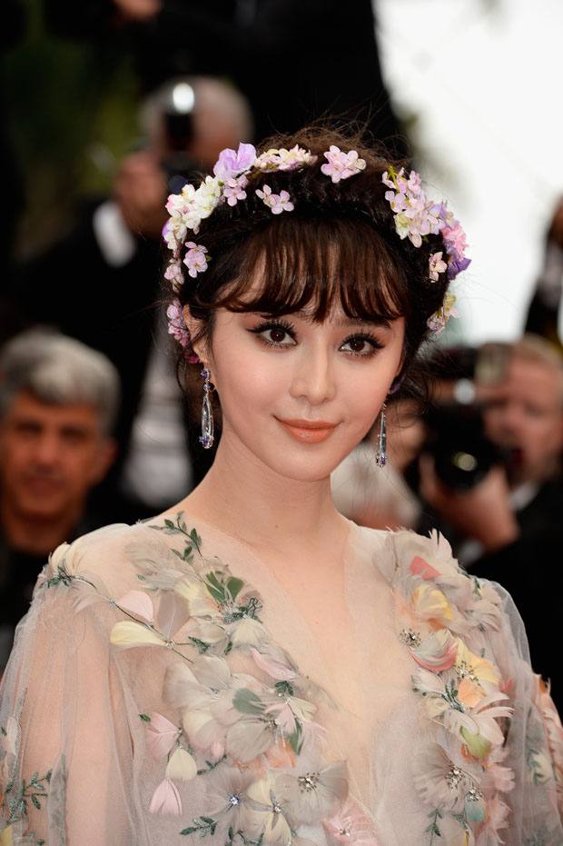 Fan Bing Bing สง่างามดั่งเทพธิดาแห่งดอกไม้ กับลุควันที่ 2 บนพรมแดงเมืองคานส์ Cannes film festival 2015