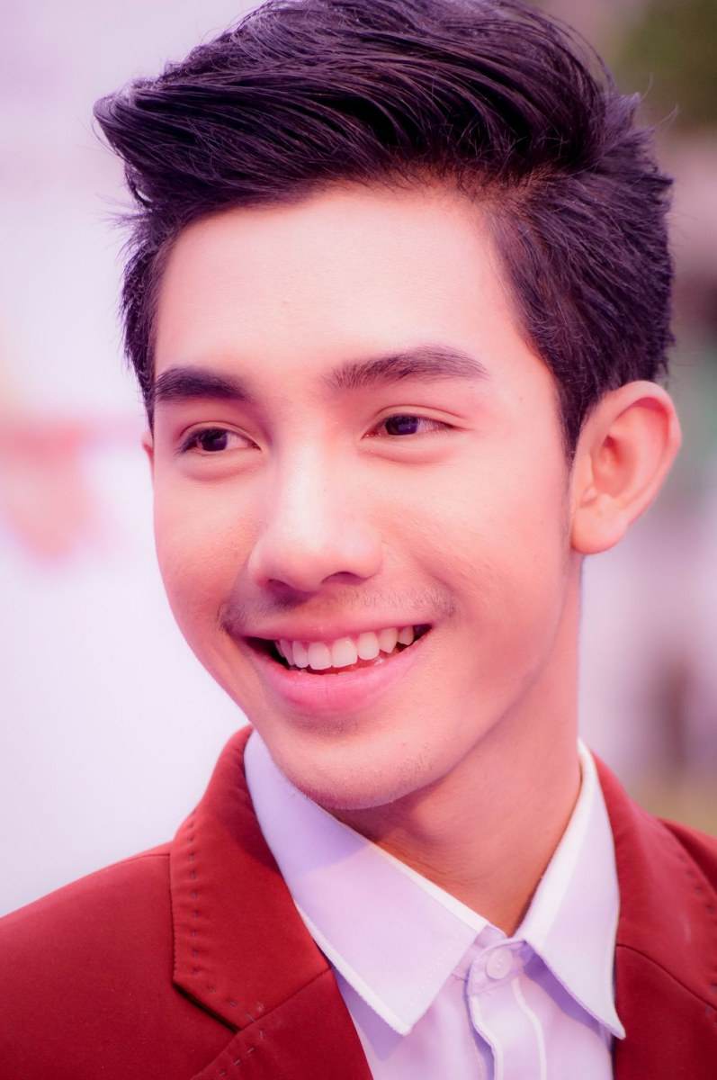 ดาราเดินพรมม่วง ไนน์เอนเตอร์เทนส์อวอร์ด 2015