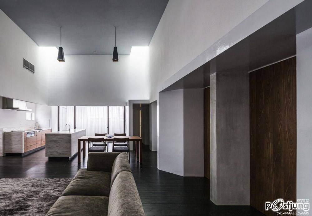 Complex by FORM / Kouichi Kimura Architects