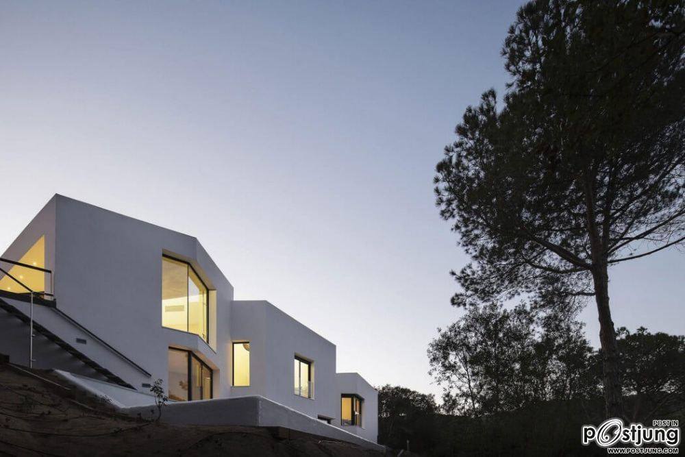 House JC by MIRAG