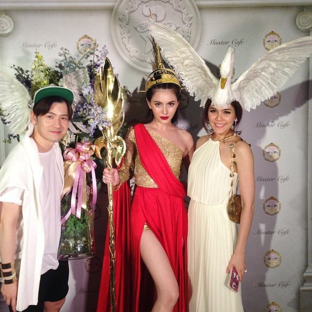 สวยดุจนางพญา ใหม่ ดาวิกา ปาร์ตี้ สุดเลอค่า ฉลอง วันเกิดครบรอบ22ปี
