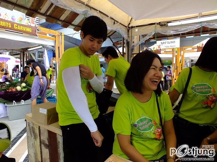 ททท ชวนเที่ยวไทย หน้า mbk 17-05-57  ไปต่อที่ระยอง จัน กันได้นะคราบ