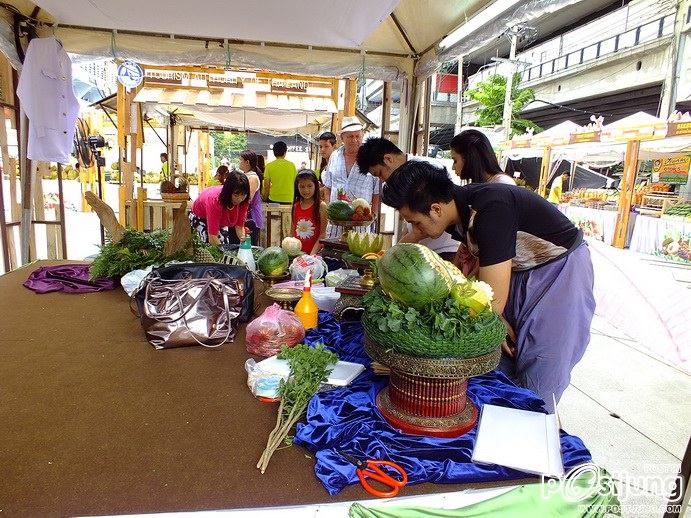 ททท ชวนเที่ยวไทย หน้า mbk 17-05-57  ไปต่อที่ระยอง จัน กันได้นะคราบ