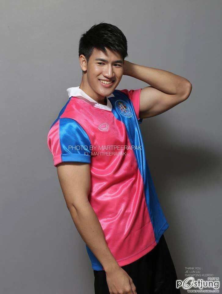 เมื่อเด็กสวนพร้อมใจกันถอด!