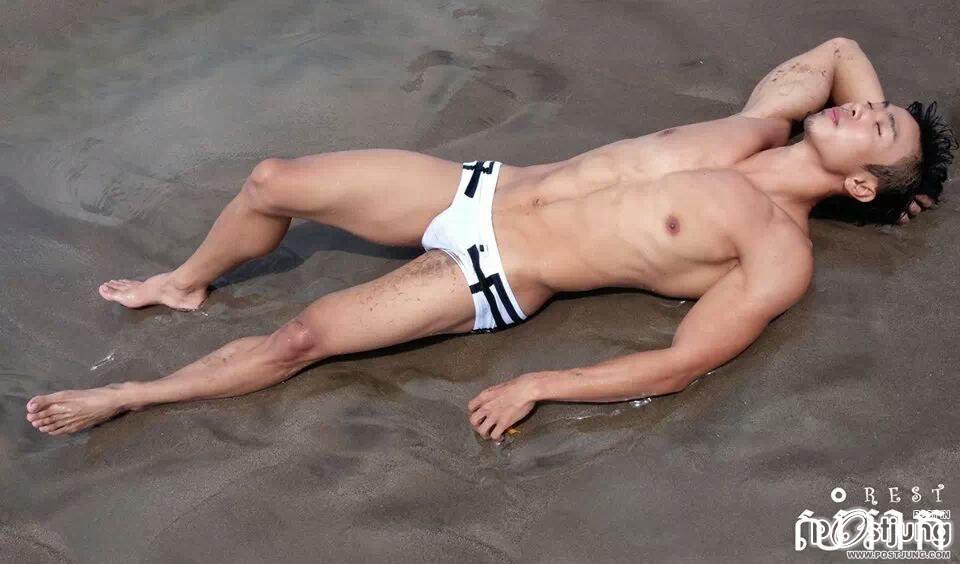 SIX PACK ON THE BEACH
