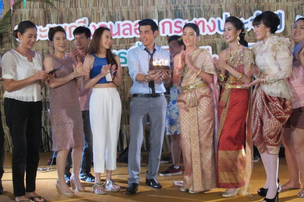 &ldquo;ออย-ธนา&rdquo; ร่วมมือผู้กำกับ เซอร์ไพรส์วันเกิด &ldquo;ฮาน่า&rdquo;