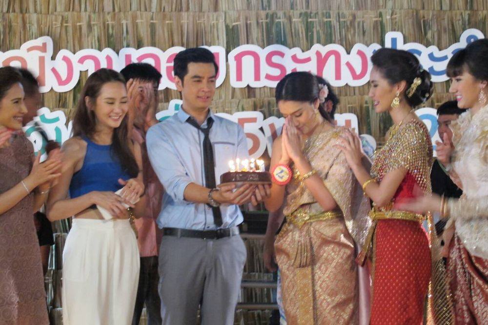 &ldquo;ออย-ธนา&rdquo; ร่วมมือผู้กำกับ เซอร์ไพรส์วันเกิด &ldquo;ฮาน่า&rdquo;
