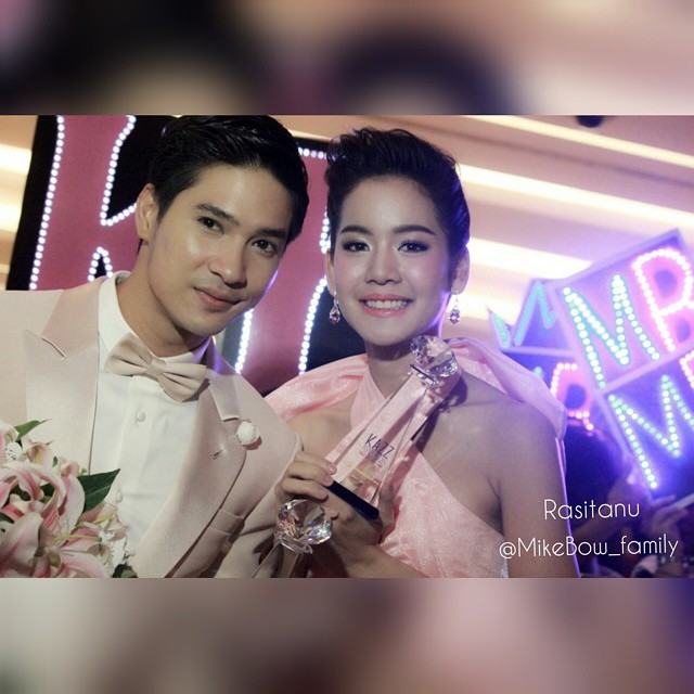 "ไมค์ ภัทรเดช & โบว์ เมลดา" คว้ารางวัลคู่จิ้นเเห่งปีจากละครใยกัลยา KAZZ Awards 2015