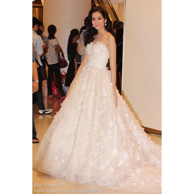"โบว์ เมลดา" นางเอกสาวหน้าหวานน้องใหม่มาเเรง สวยสง่าสุดๆ ในงานแฟชั่นโชว์ Finale Wedding Studio 2015!!