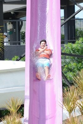 ปั้นจั่น-รอน หนีร้อนท้าดวลความฟิตพิชิตความมันส์ที่ Black Mountain Water Park