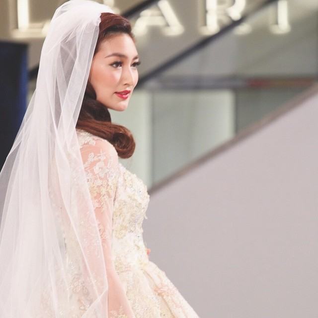 "แพนเค้ก เขมนิจ" ซุปตาร์ดีกรีนางเเบบโลกสวยสมฉายา ในงานแฟชั่นโชว์ Finale Wedding Studio 2015!!