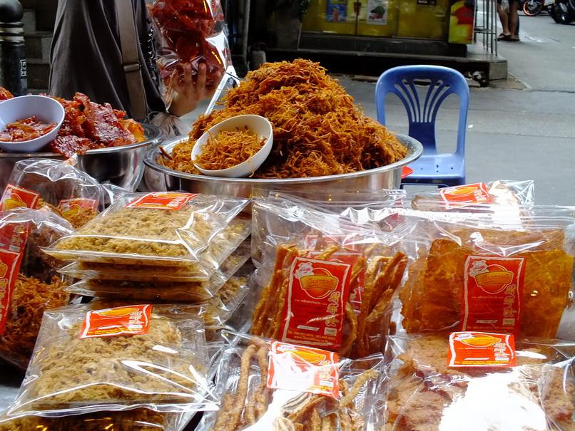 ถนน คนเดินที่สีลม week หน้าสุดท้ายละ เจอกัน อ 31-5-58  อาหาร อร่อยมากอะ