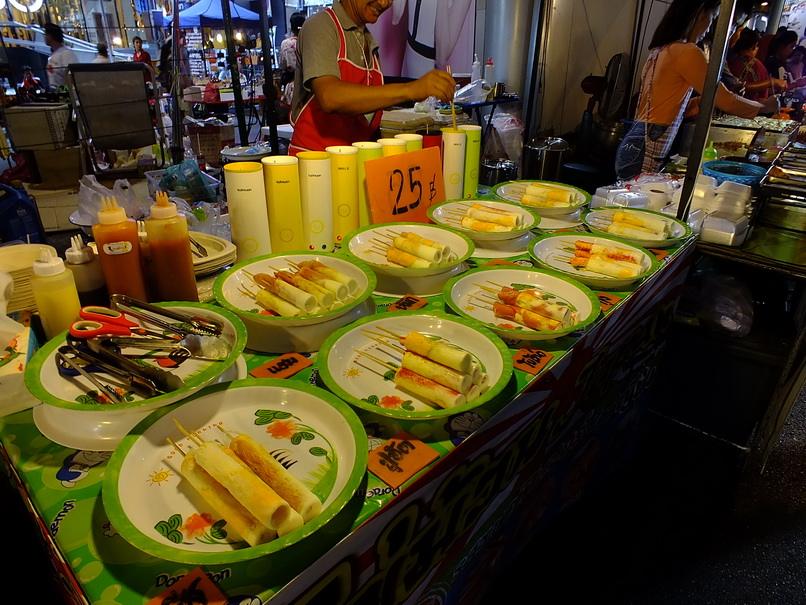 ถนน คนเดินที่สีลม week หน้าสุดท้ายละ เจอกัน อ 31-5-58  อาหาร อร่อยมากอะ