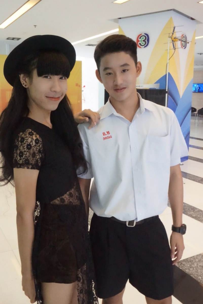 picเบื้องหลังถ่ายคอลัมน์นักเรียนของ ยงยุธ-ธนา-เอส-กี้