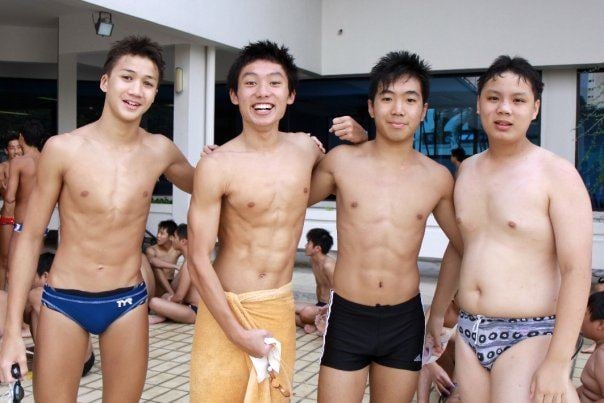 ผู้ชายพร้อมเสริฟ