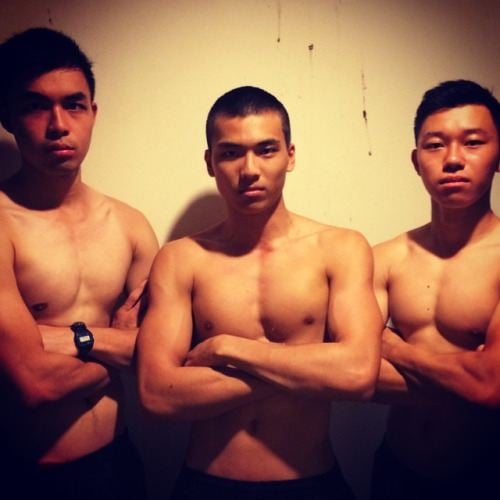 ผู้ชายพร้อมเสริฟ