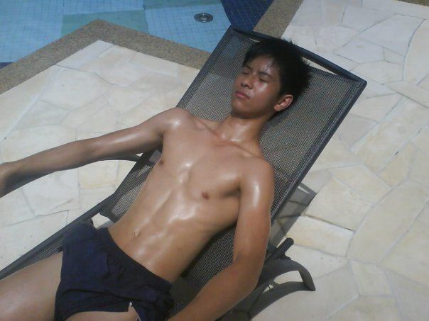 ผู้ชายพร้อมเสริฟ 2
