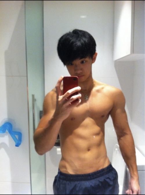 ผู้ชายพร้อมเสริฟ 2