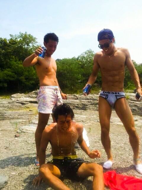 ผู้ชายพร้อมเสริฟ 2