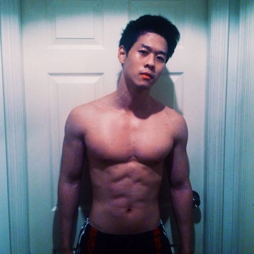 ผู้ชายพร้อมเสริฟ 2