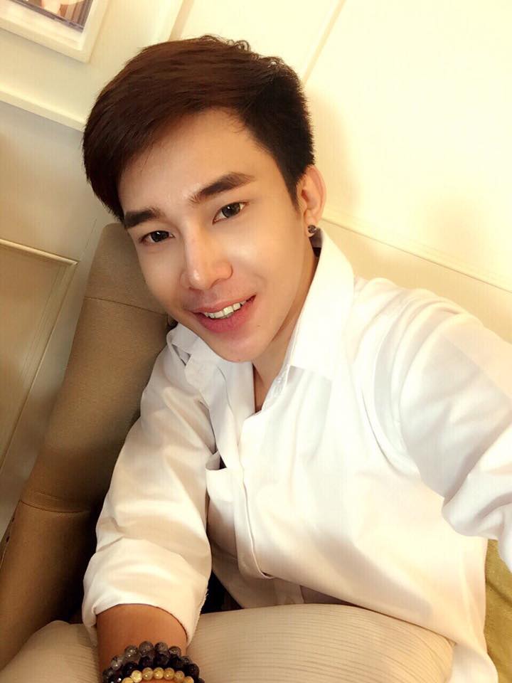 "น้องไอซ์"หนุ่มนิติจากมหาลัยมอกรุงเทพ กริ๊ดดด
