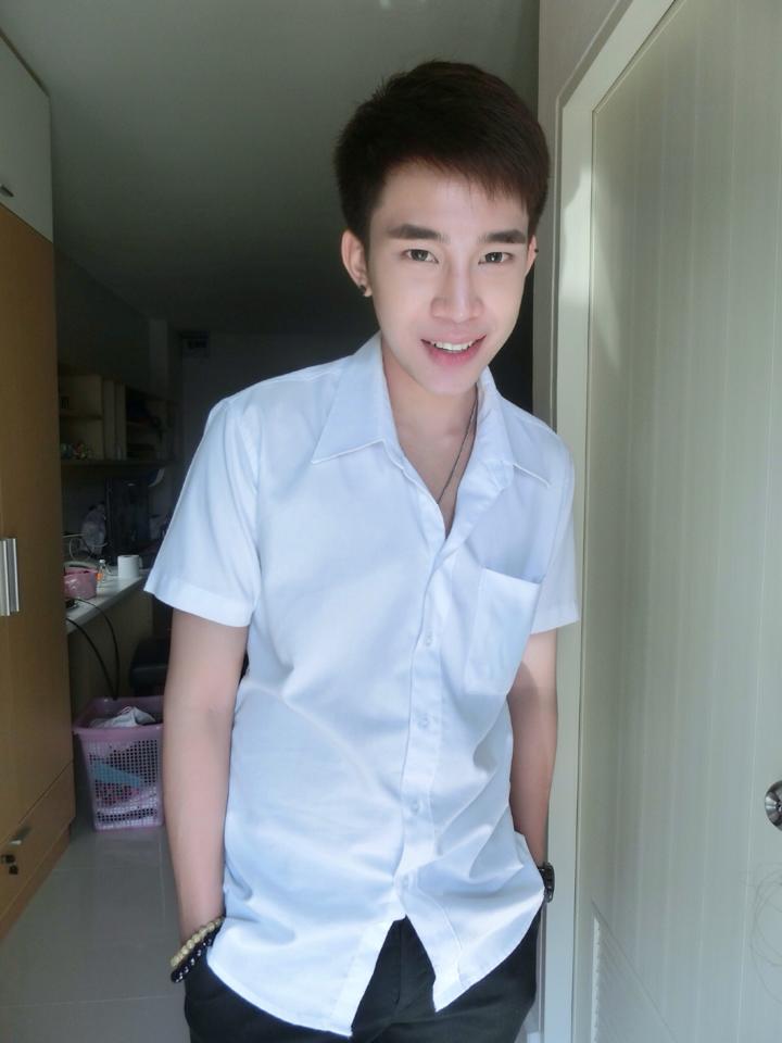 "น้องไอซ์"หนุ่มนิติจากมหาลัยมอกรุงเทพ กริ๊ดดด
