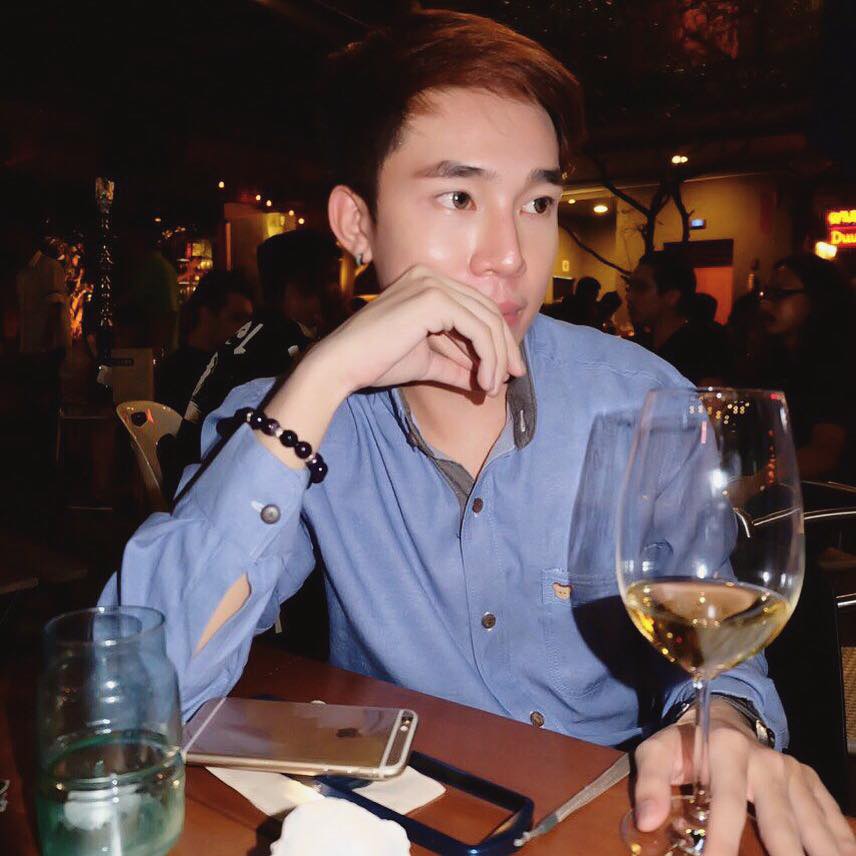 "น้องไอซ์"หนุ่มนิติจากมหาลัยมอกรุงเทพ กริ๊ดดด