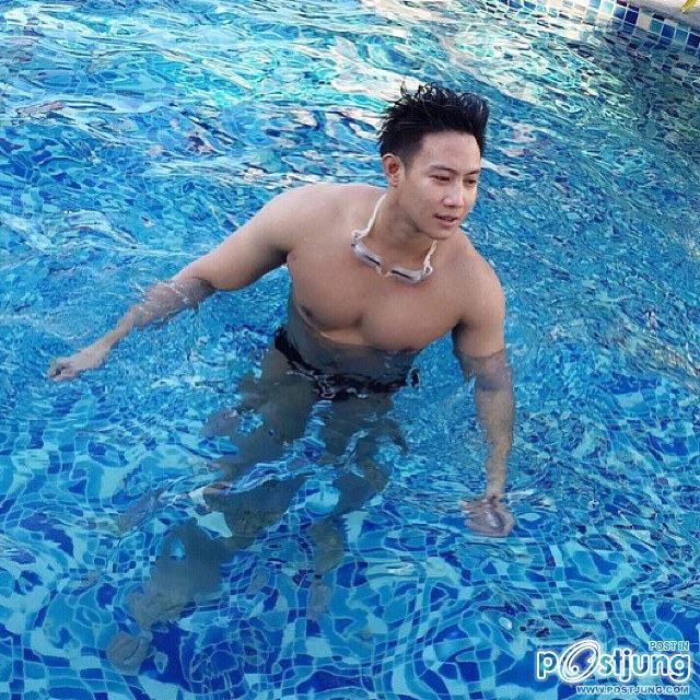 @สระว่ายน้ำ