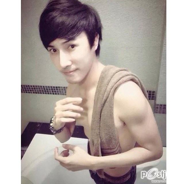 หนุ่มฟินๆกับผ้าเช็ดตัว