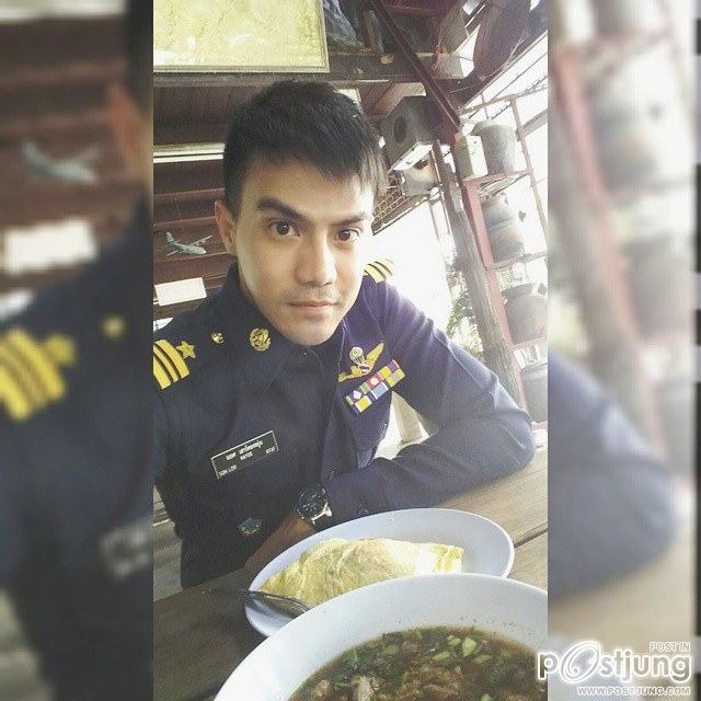 ตูน นาวาอากาศตรี ณยศ เสาว์ทองหยุ่น