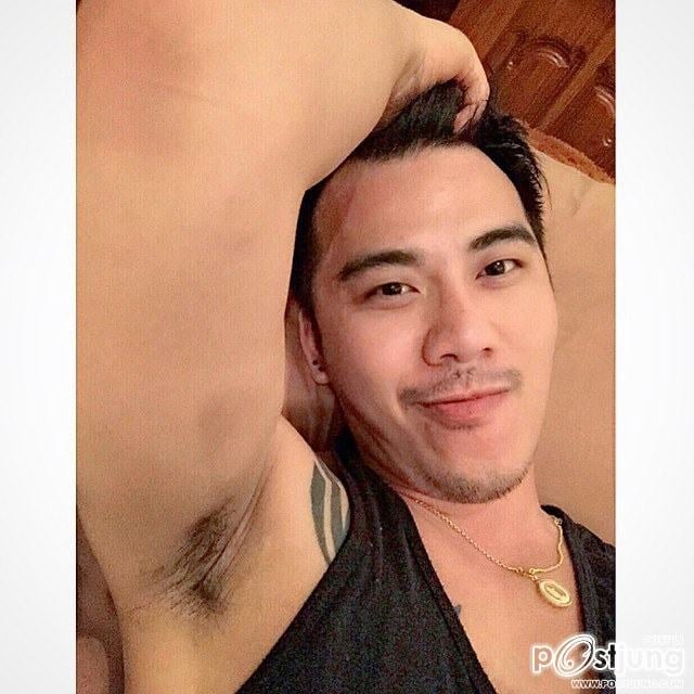 ยกมือขึ้นหน่อย น่าซุกมาก