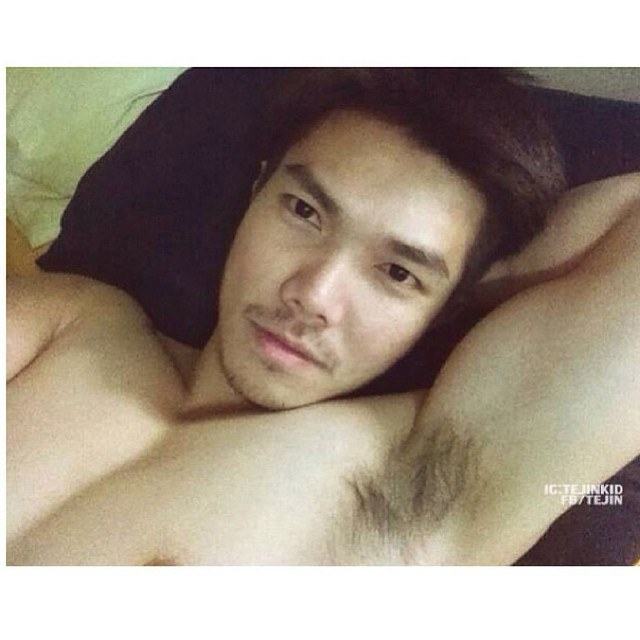 ยกมือขึ้นหน่อย น่าซุกมาก