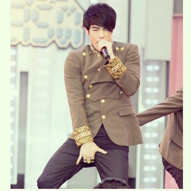 เบส อนาวิล