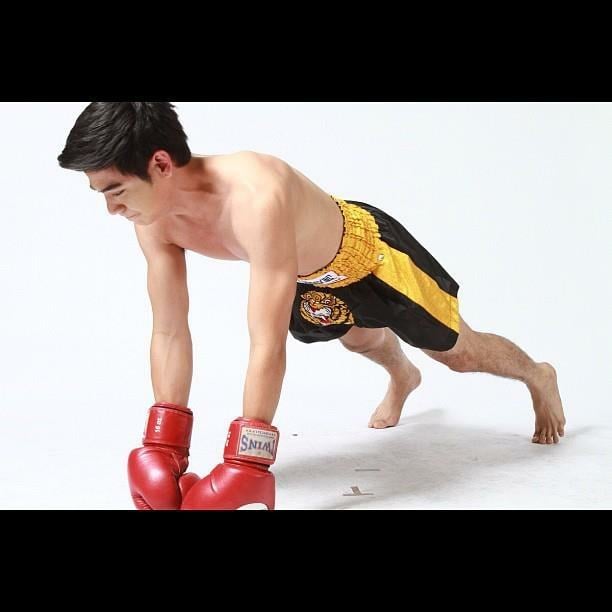 พอร์ช ศรัณย์ เป็นพระเอกที่น่ากินมาก แล้วคุณละอยากกินไหม?