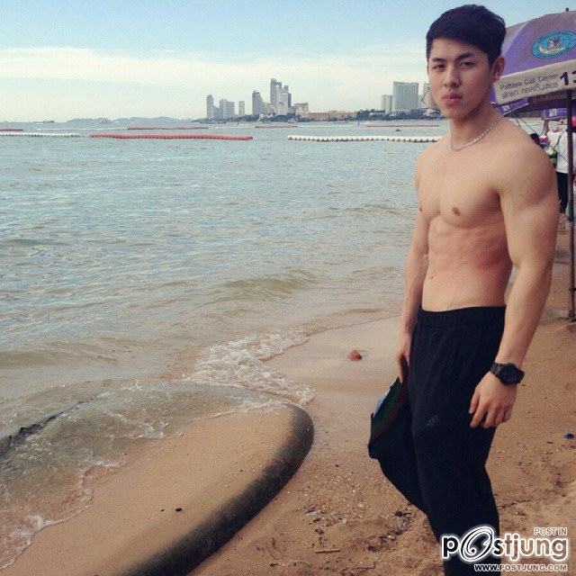 ขาวๆใสๆ @guysrs Sorrasek Thuntawee