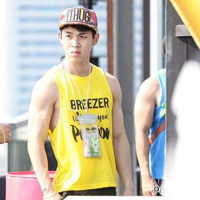 ขาวๆใสๆ @guysrs Sorrasek Thuntawee