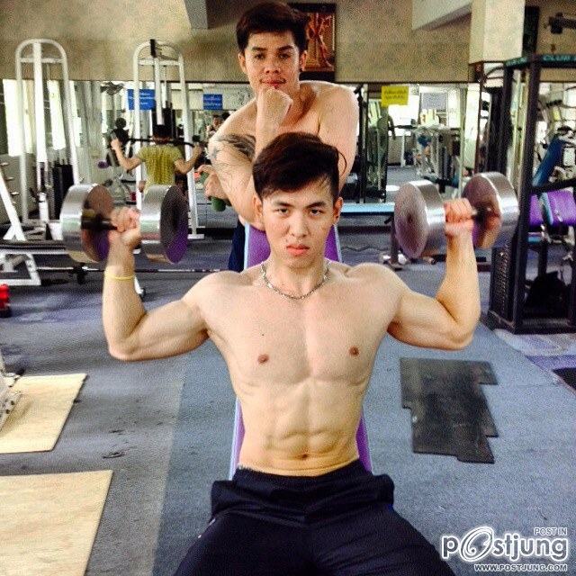 ขาวๆใสๆ @guysrs Sorrasek Thuntawee