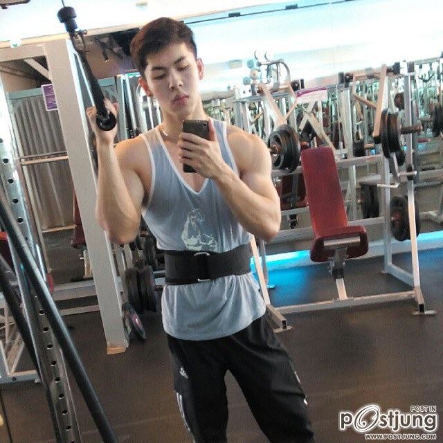 ขาวๆใสๆ @guysrs Sorrasek Thuntawee
