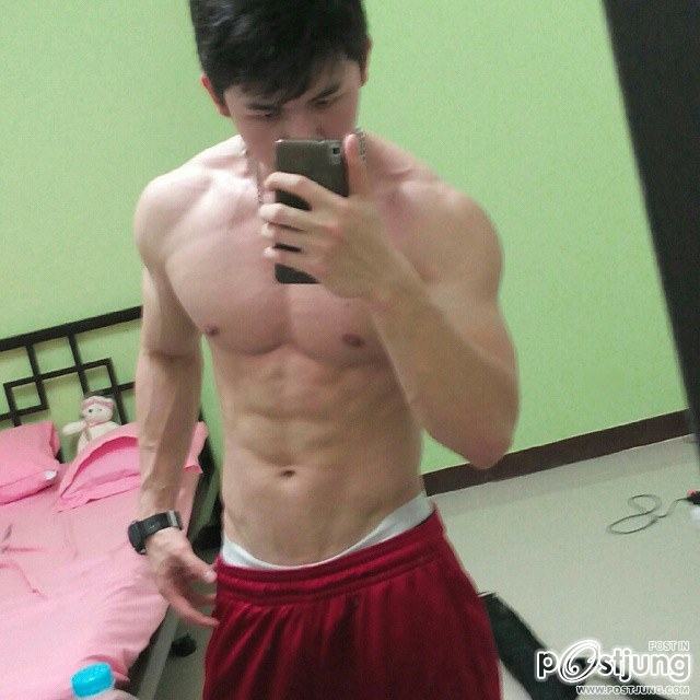 ขาวๆใสๆ @guysrs Sorrasek Thuntawee