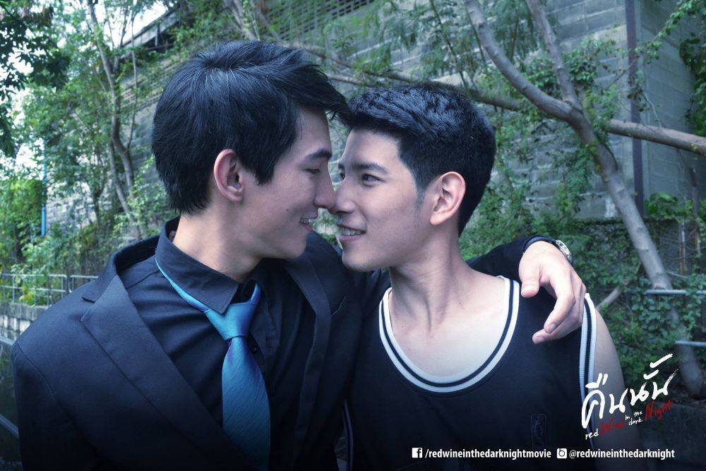 ฟินเวอร์ !  หนังเกย์เรต18+ " คืนนั้น Red wine in the dark Night"