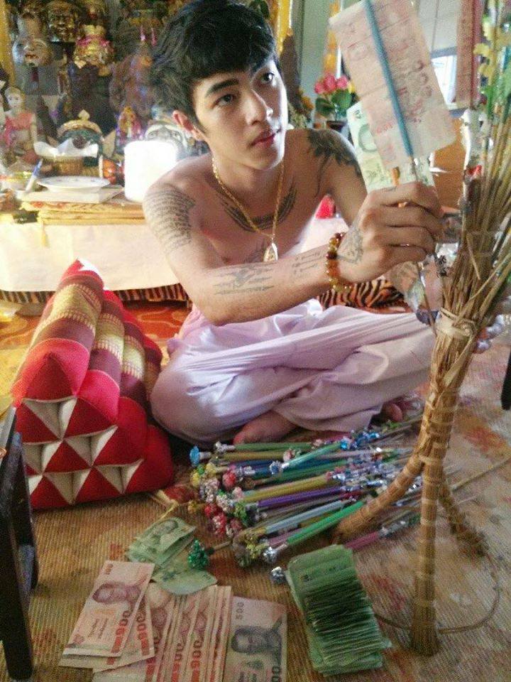 ดังกระฉ่อน !   "อาจารย์ยอร์ช"  ปฏิหาริย์ อริยภูชัย