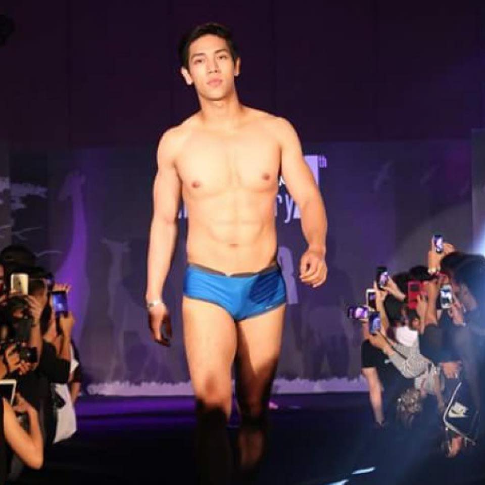 เป้านายแบบหรือหน้าอั้ม อันไหนแซ่บกว่ากัน เป้านายแบบ?หน้าอั้ม? (บางภาพนายแบบจัดระเบียบด้วยการ"งัดขึ้น") No. 77