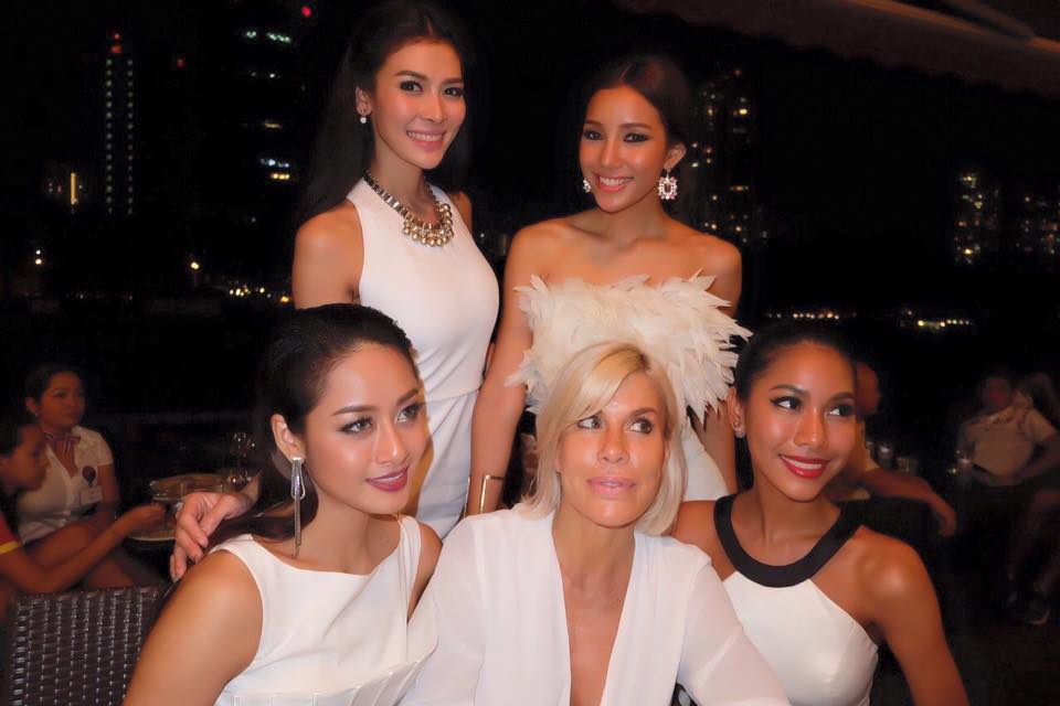 ทีมมิสแกรนด์ไทยแลนด์ 2015 เข้าเทรนด์กับอินเนสที่สิงคโปร